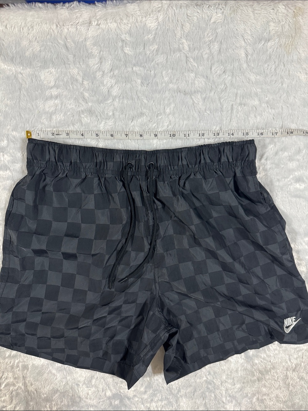 Nike NWT Men’s Standard Fit Above Knee Length Athletic Shorts - Picture 3 of 9